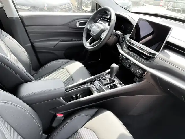 Jeep Compass view 4