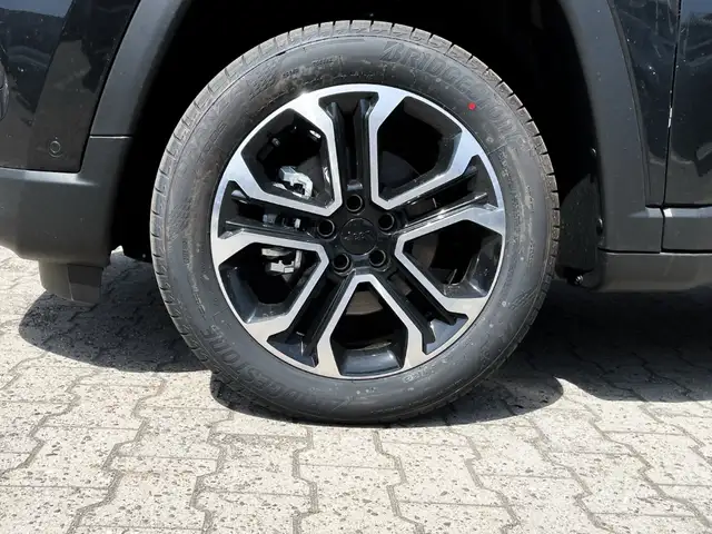 Jeep Compass view 3