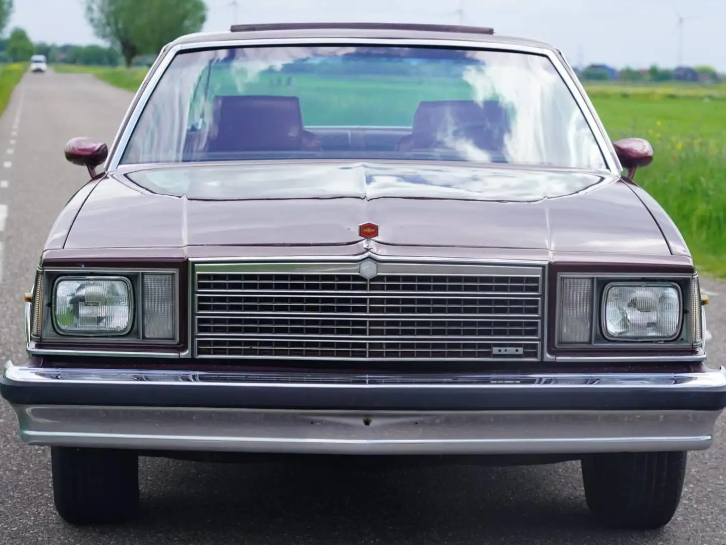 Chevrolet Malibu Landau Rot - 2