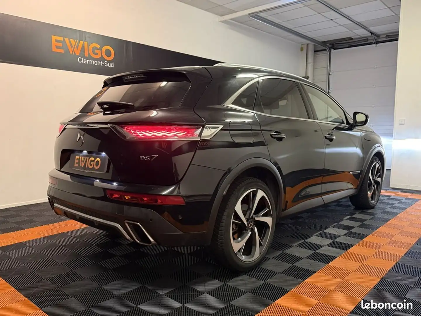 DS Automobiles DS 7 Crossback automobiles 1.6 puretech 180ch grand-chic opera bva s&s toit ouvrant panoramique sieges massants Noir - 2