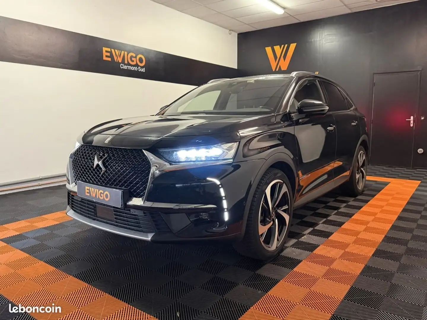 DS Automobiles DS 7 Crossback automobiles 1.6 puretech 180ch grand-chic opera bva s&s toit ouvrant panoramique sieges massants Noir - 1