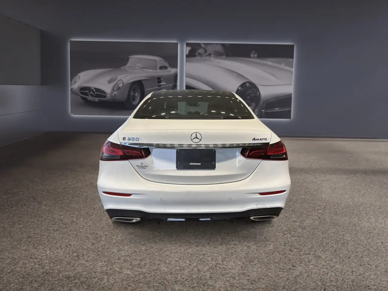 Mercedes-Benz E-Class снимка Mercedes-Benz E-Class