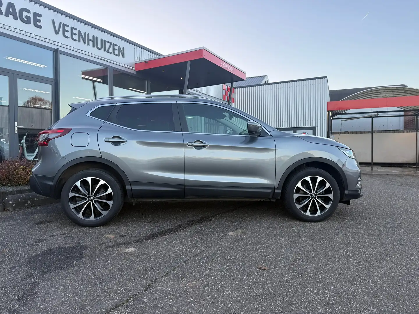 Nissan Qashqai 1.2 N-Connecta|Rijklaar prijs|Pano dak|360 Camera| Grau - 2