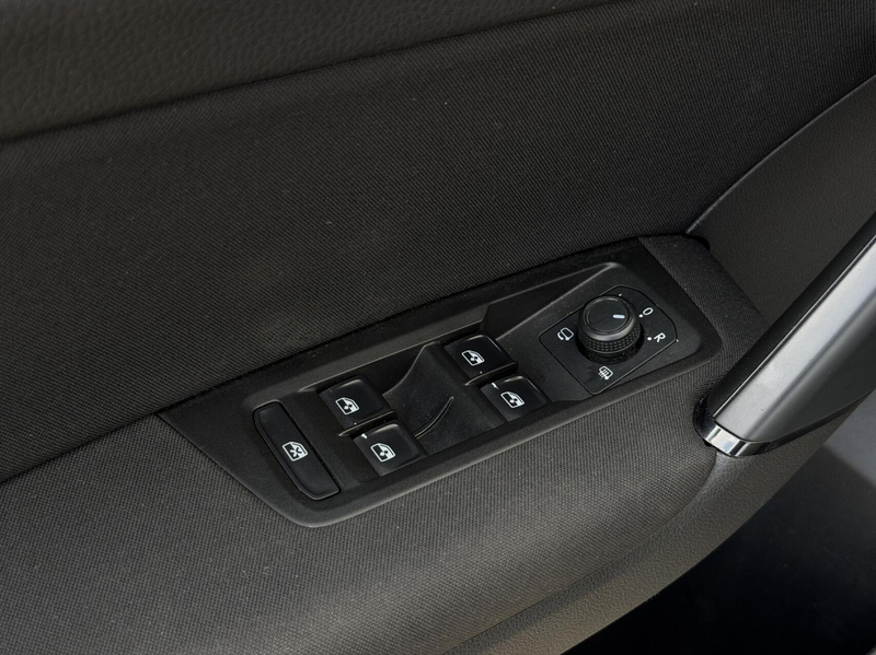 Volkswagen Touran 1.5 TSI Comfortline Business 7p | ACC — photo 10