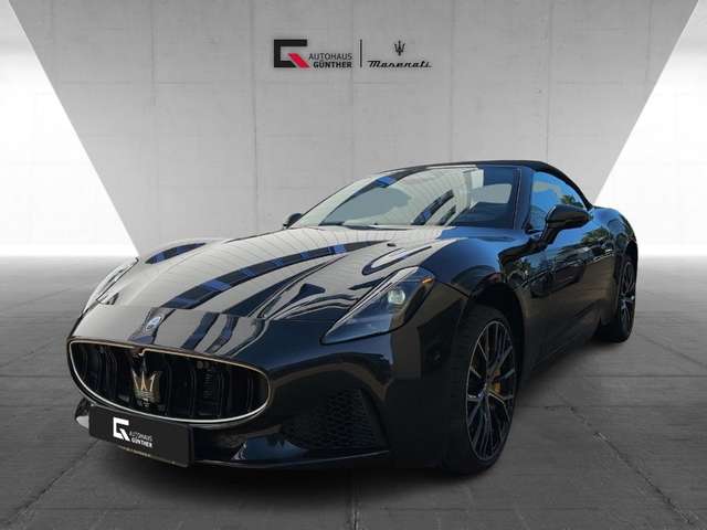 Imagine Maserati GranCabrio Modena MY25 AWD V6 BLACK