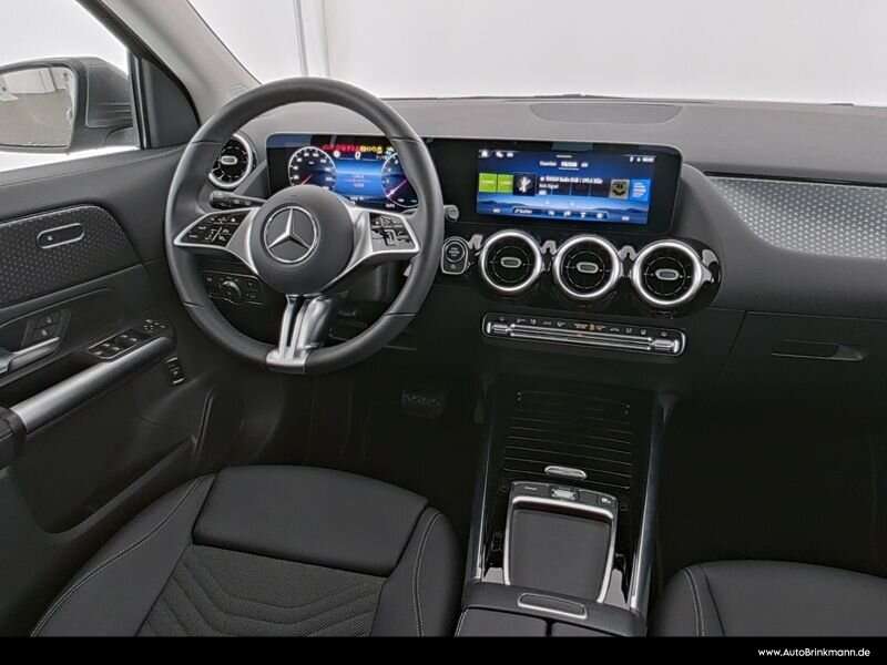 Mercedes-Benz GLA 220