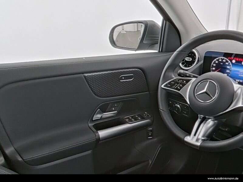 Mercedes-Benz GLA 220