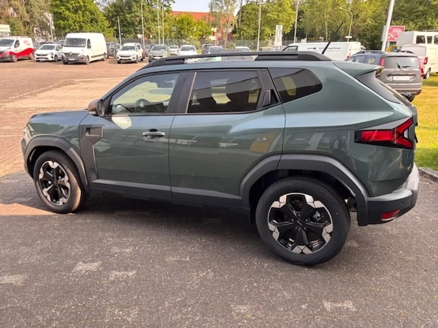 Dacia Duster Extreme+ HYBRID 140 Grün - 2