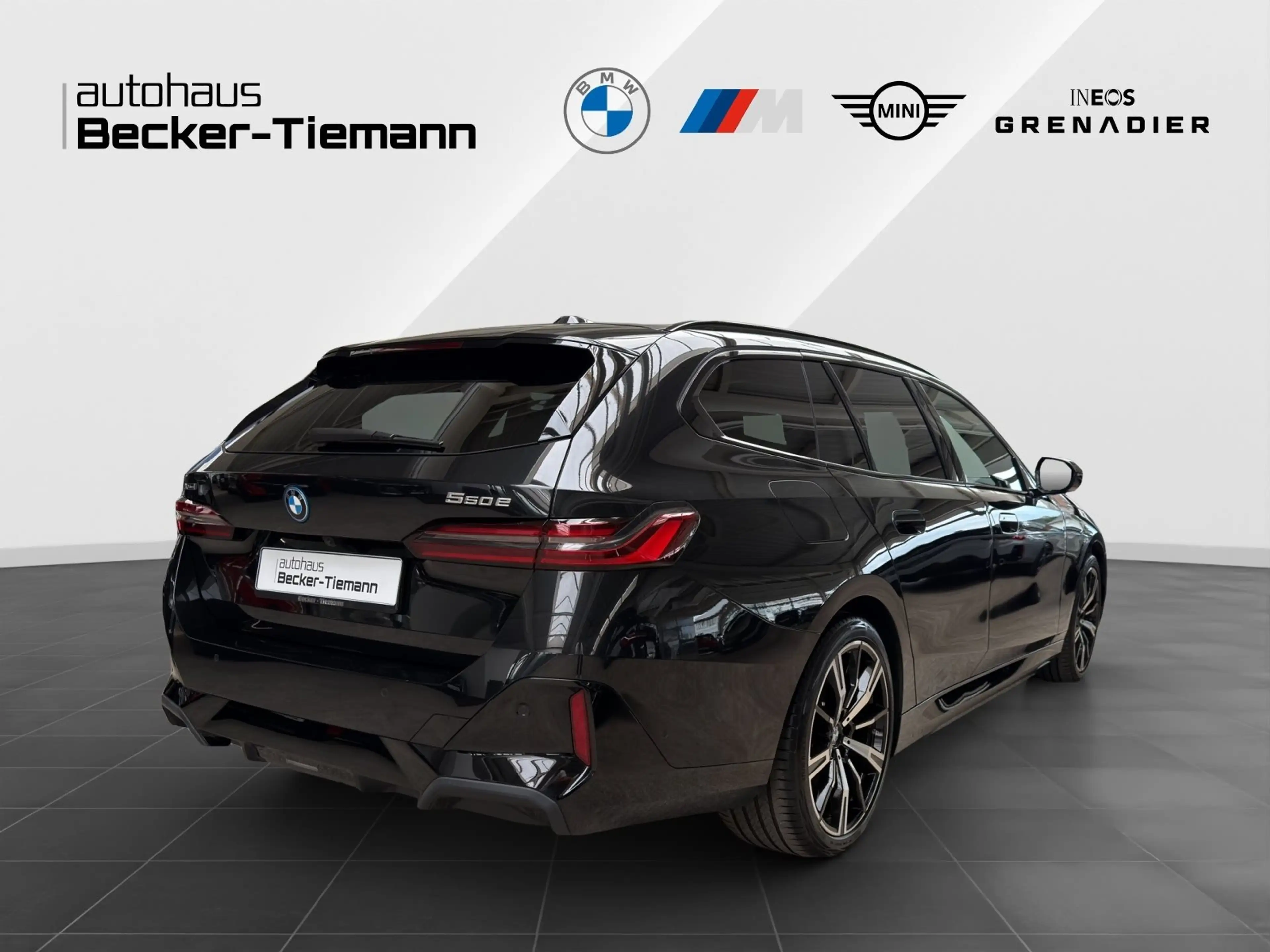 BMW 550 e xDrive Touring M Sport Pro/DAPro/B&W/PA+ — photo 6