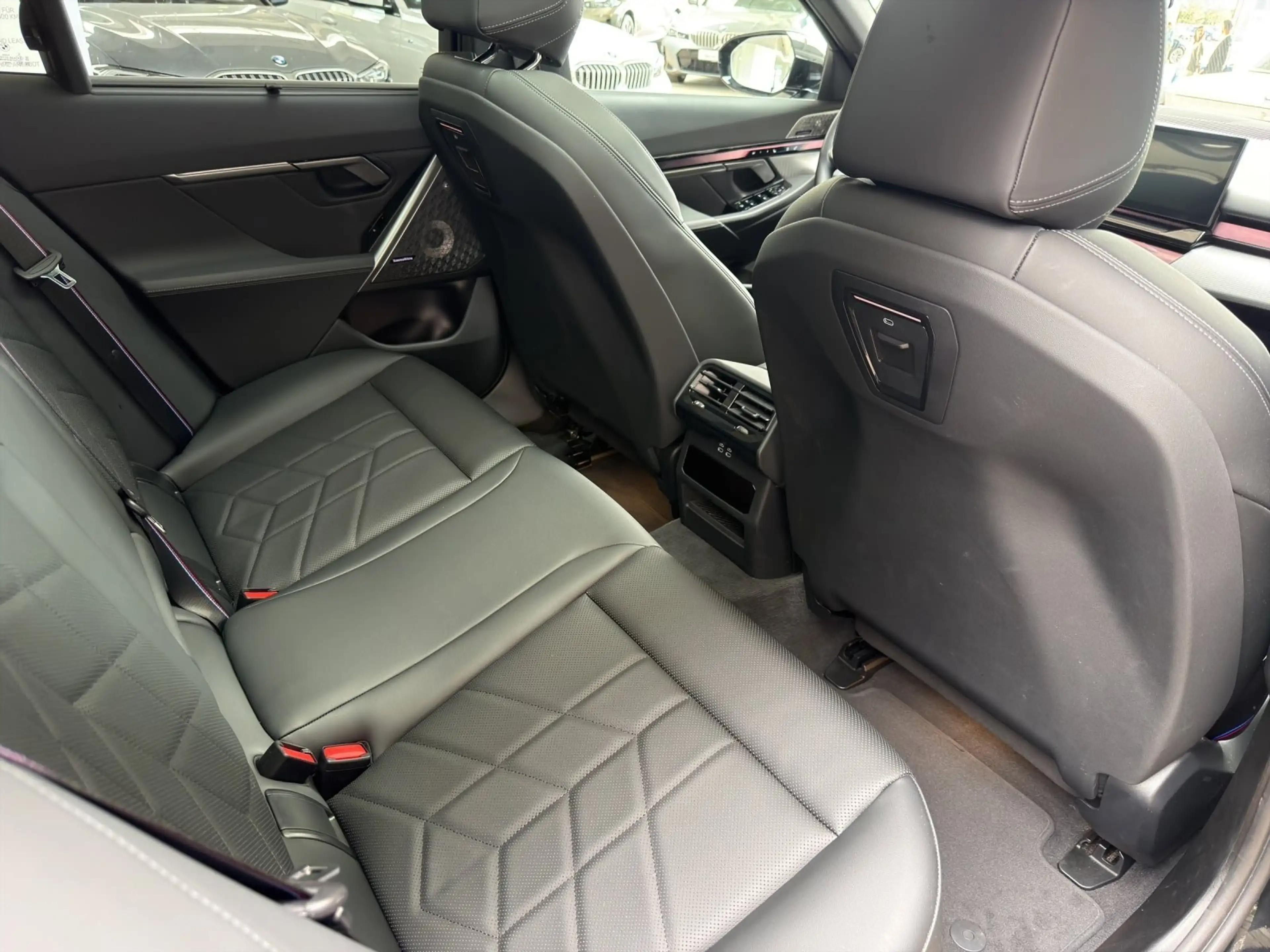 BMW 550 e xDrive Touring M Sport Pro/DAPro/B&W/PA+ — photo 15