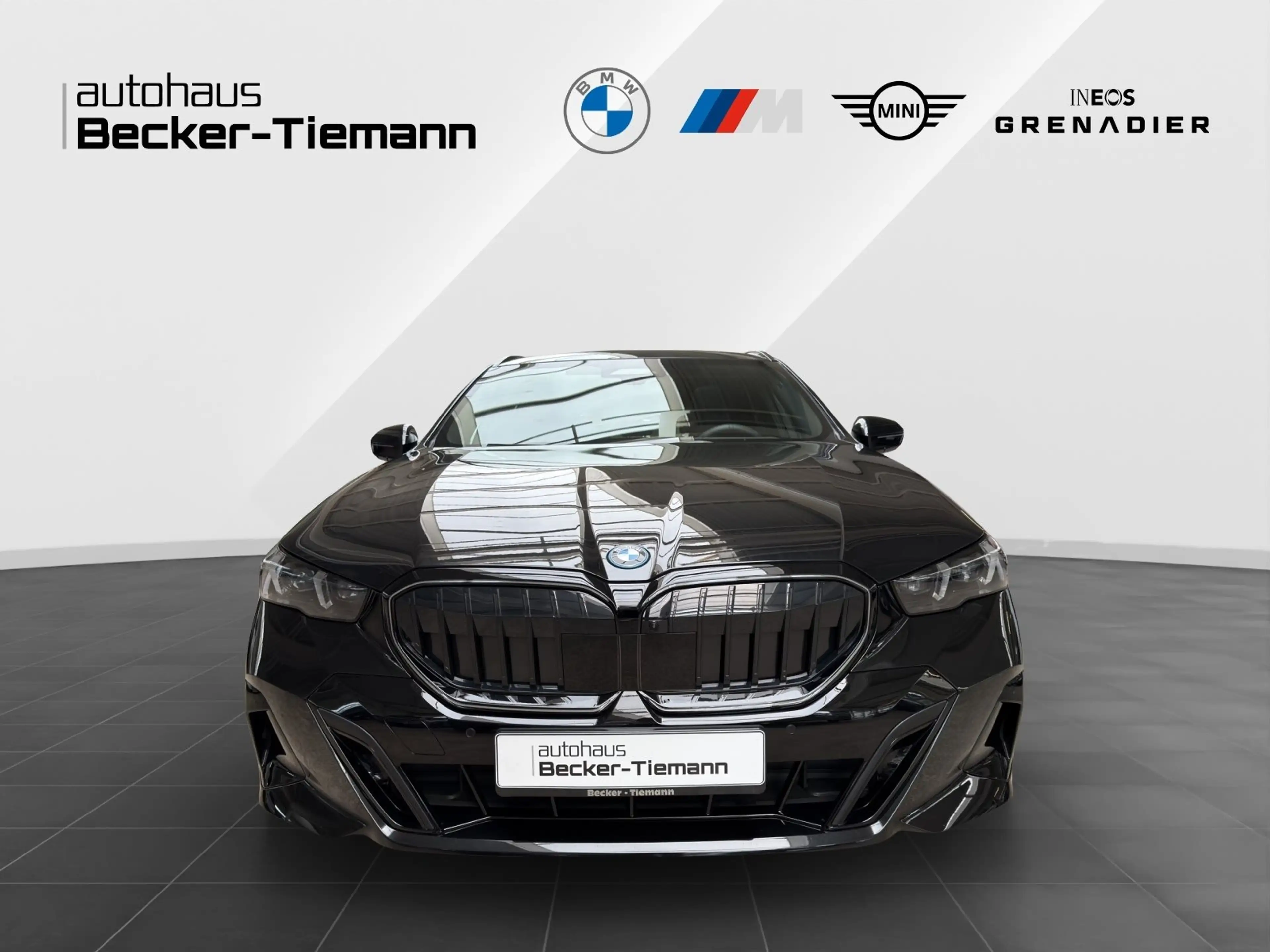 BMW 550 e xDrive Touring M Sport Pro/DAPro/B&W/PA+ — photo 2
