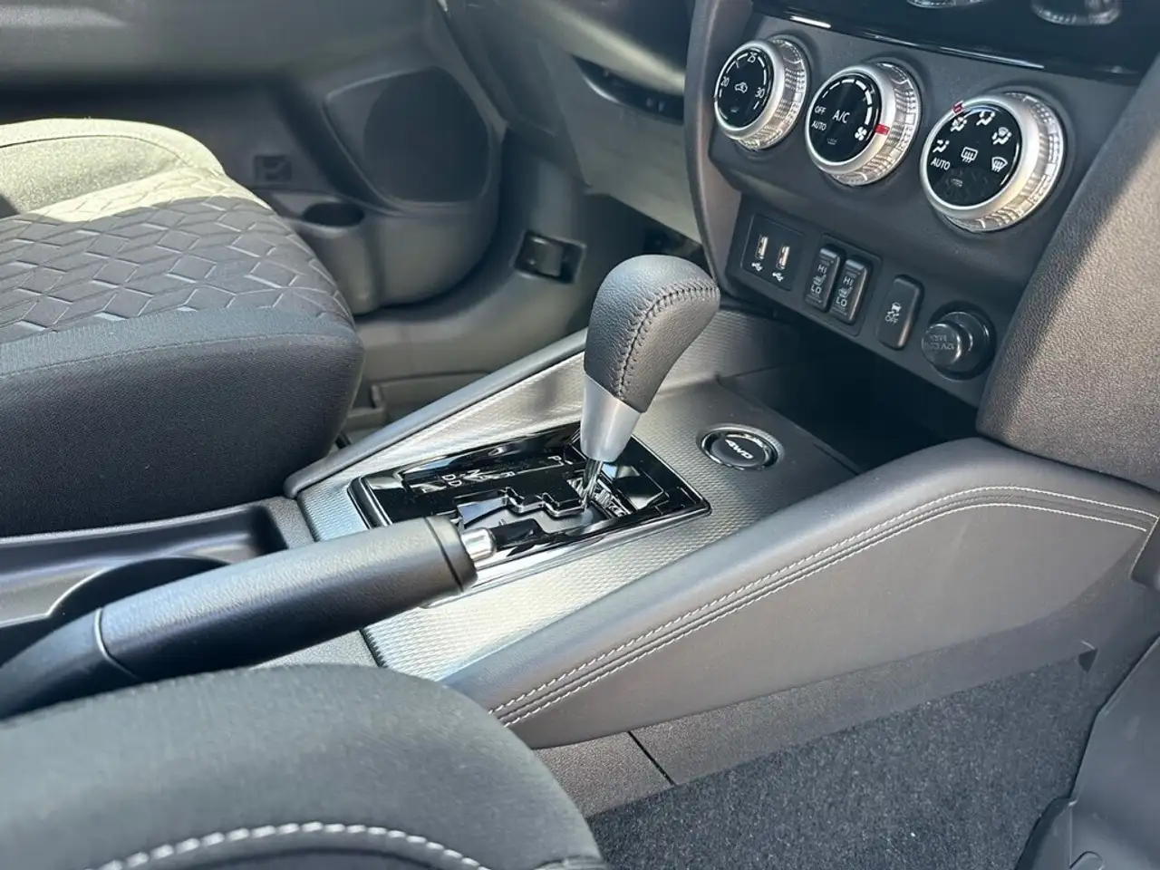 Mitsubishi RVR снимка Mitsubishi RVR