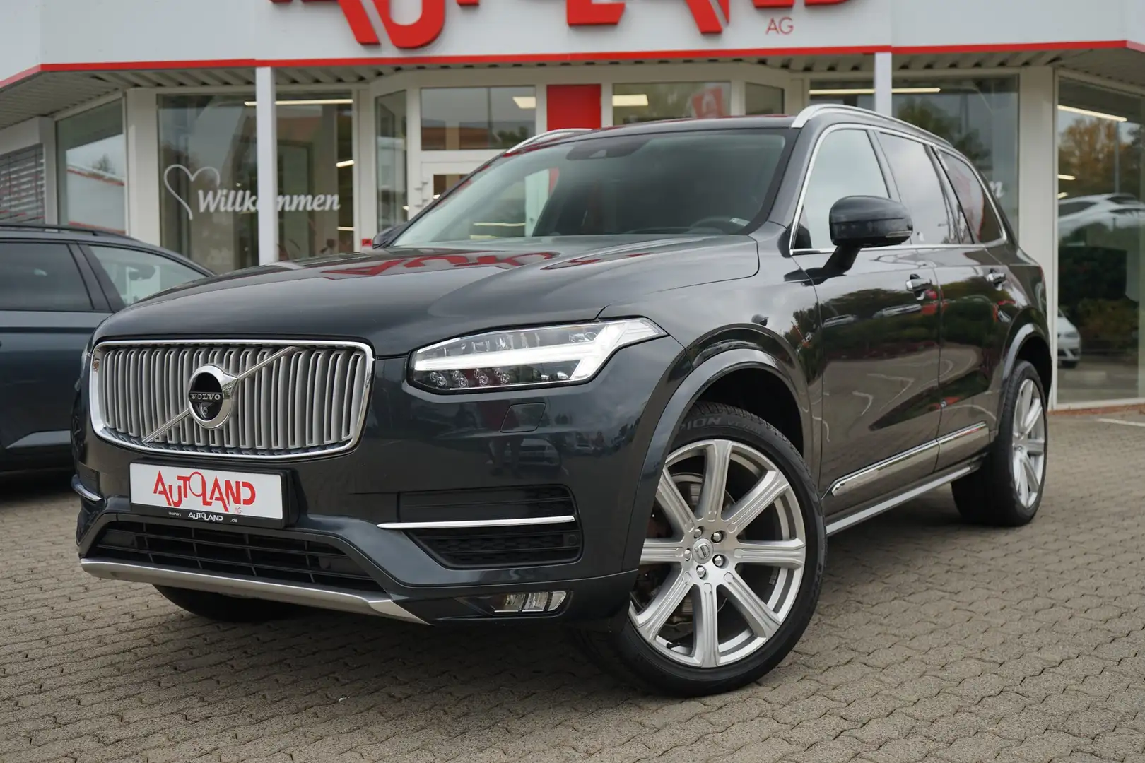 Volvo XC90 2.0 Inscription AWD Panorama 360° AHK Navi Grijs - 2