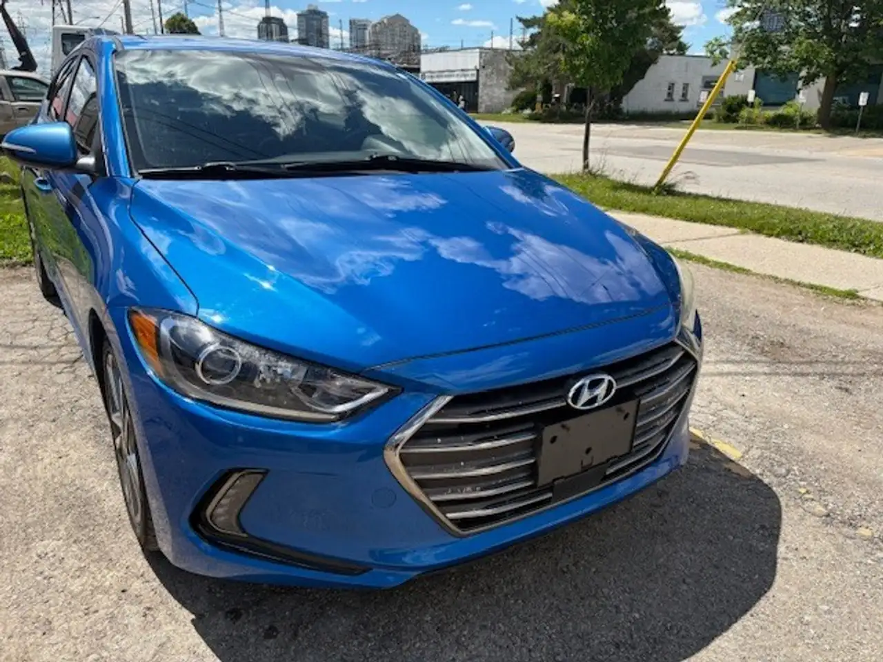 Hyundai ELANTRA снимка Hyundai ELANTRA