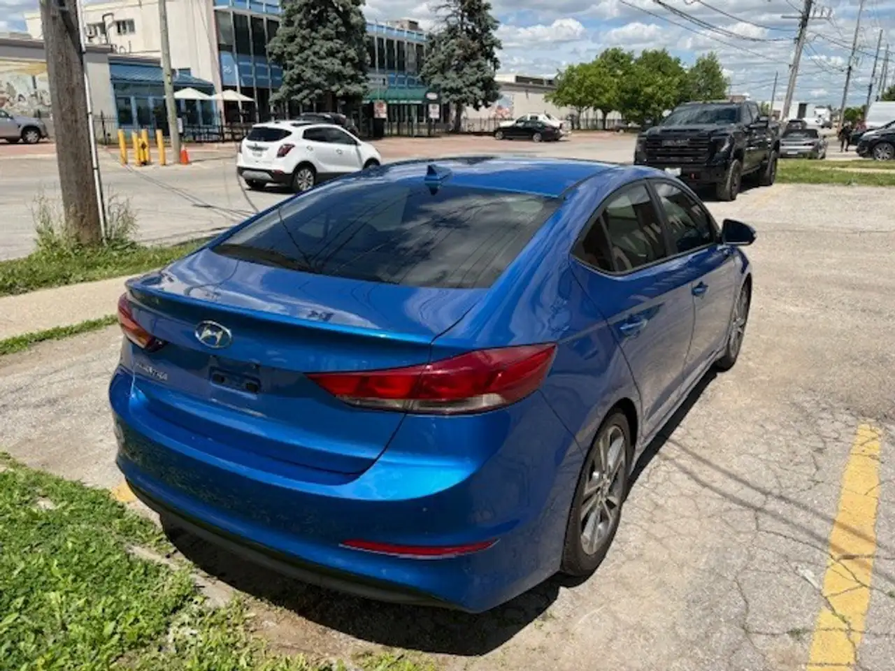 Hyundai ELANTRA снимка Hyundai ELANTRA