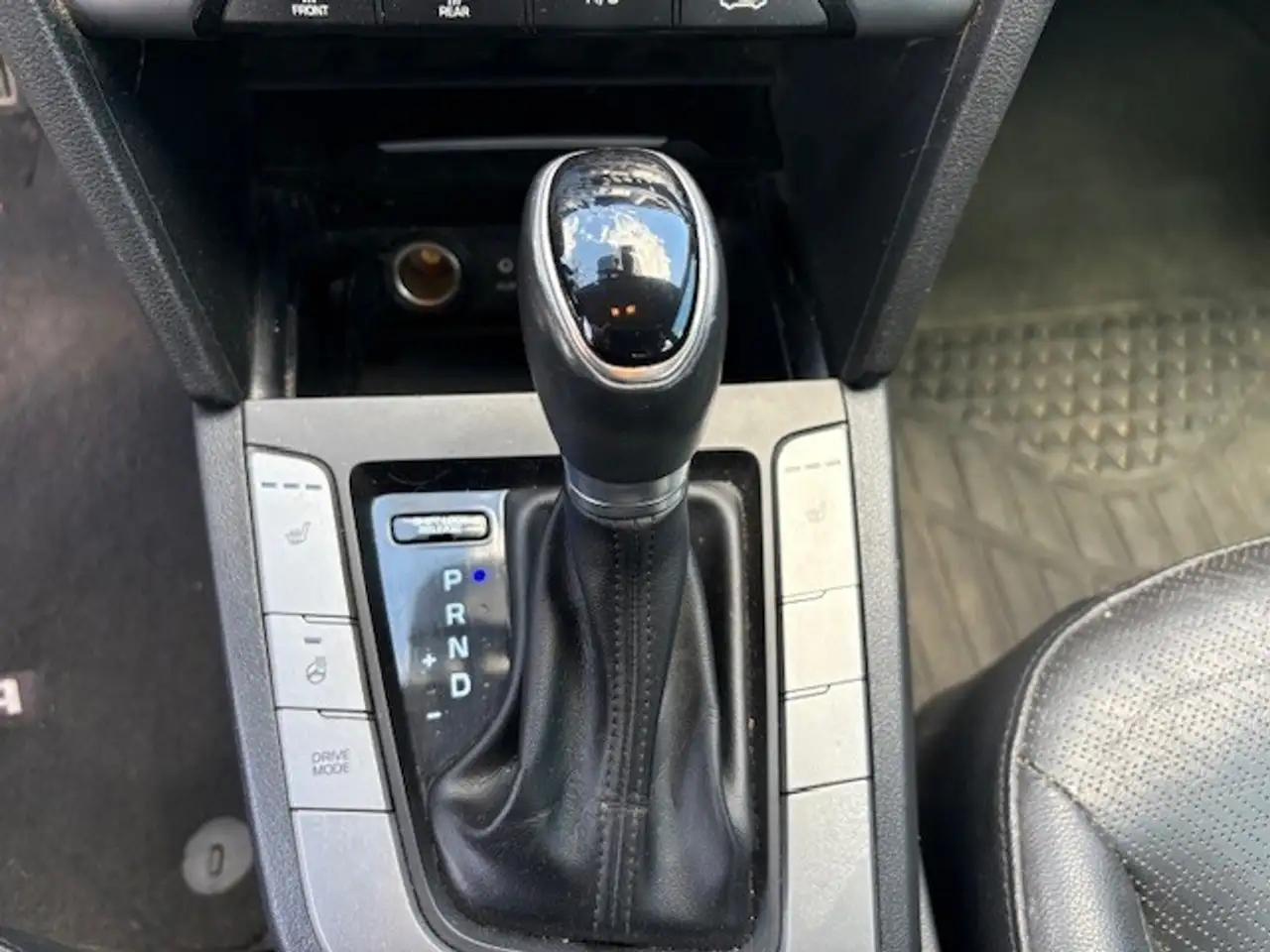 Hyundai ELANTRA снимка Hyundai ELANTRA
