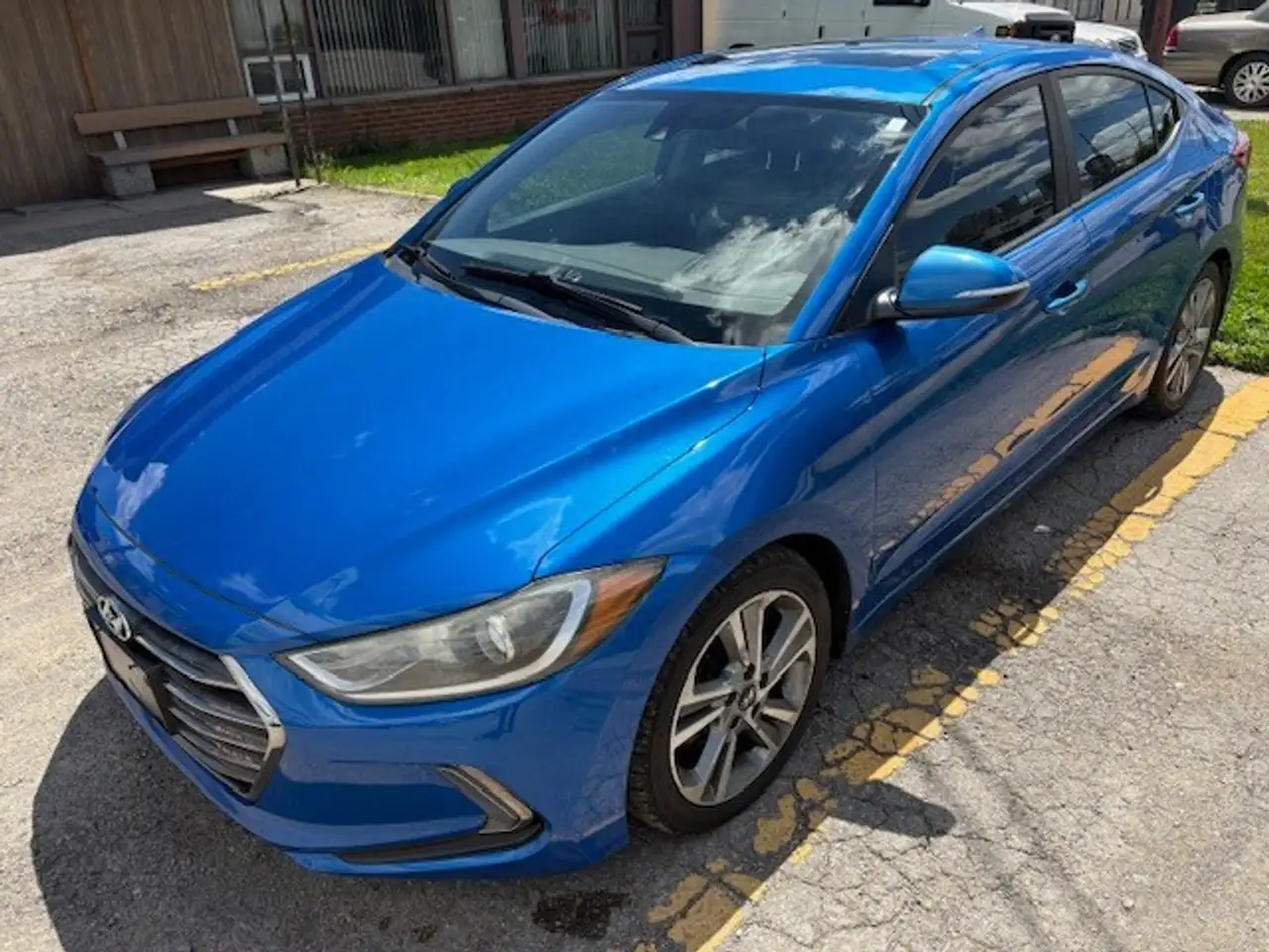 Hyundai ELANTRA снимка Hyundai ELANTRA