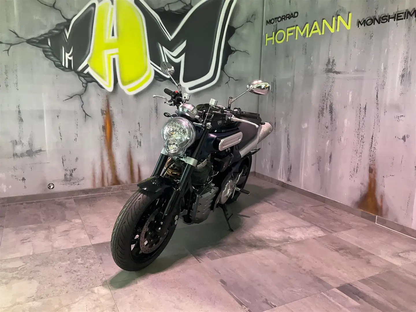 Yamaha MT-01 Umbau Azul - 2
