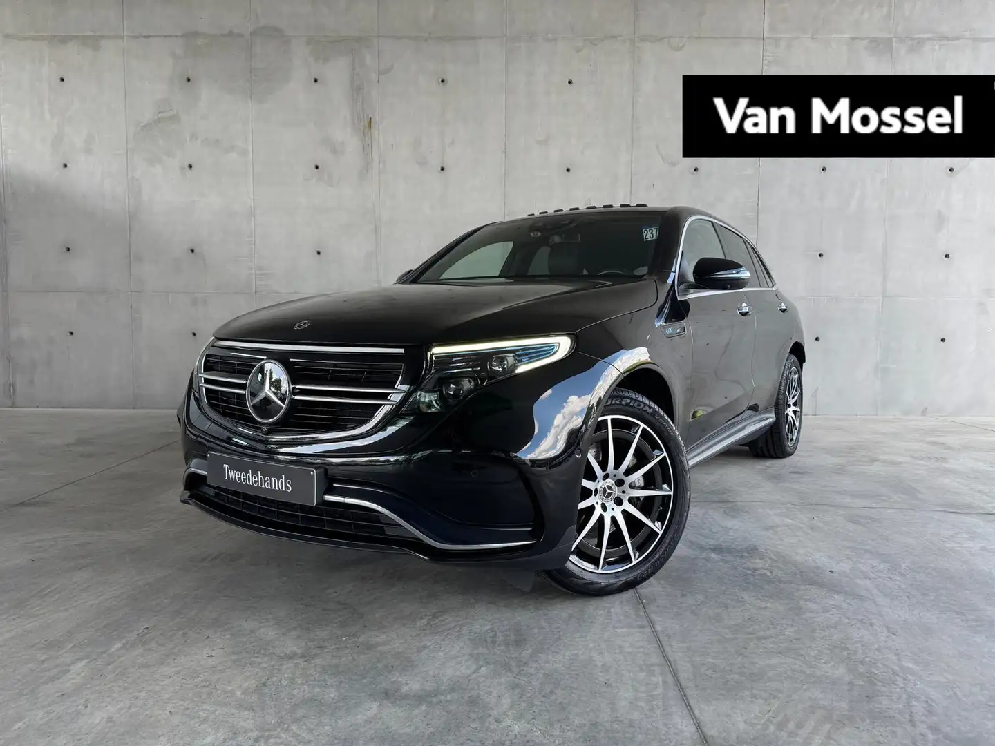 Mercedes-Benz EQC 400 4MATIC AMG LINE + CARPLAY + HEAD UP + BURMESTER + Noir - 1