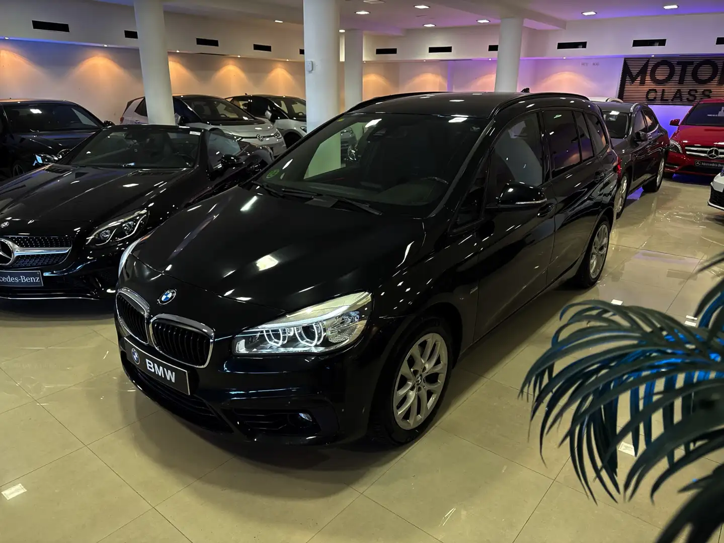 BMW 218 Gran Tourer 218d Fekete - 1
