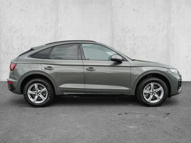 Audi Q5 view 5