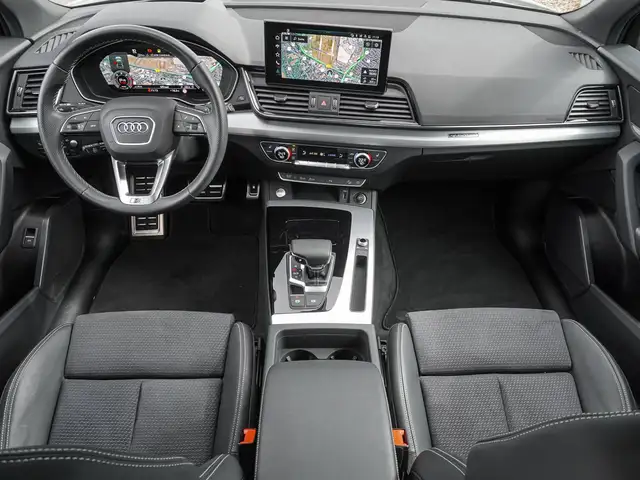 Audi Q5 view 10