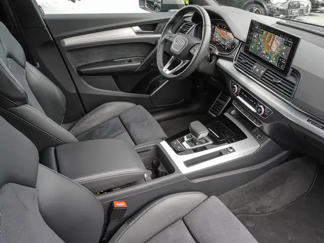 Audi Q5 view 8