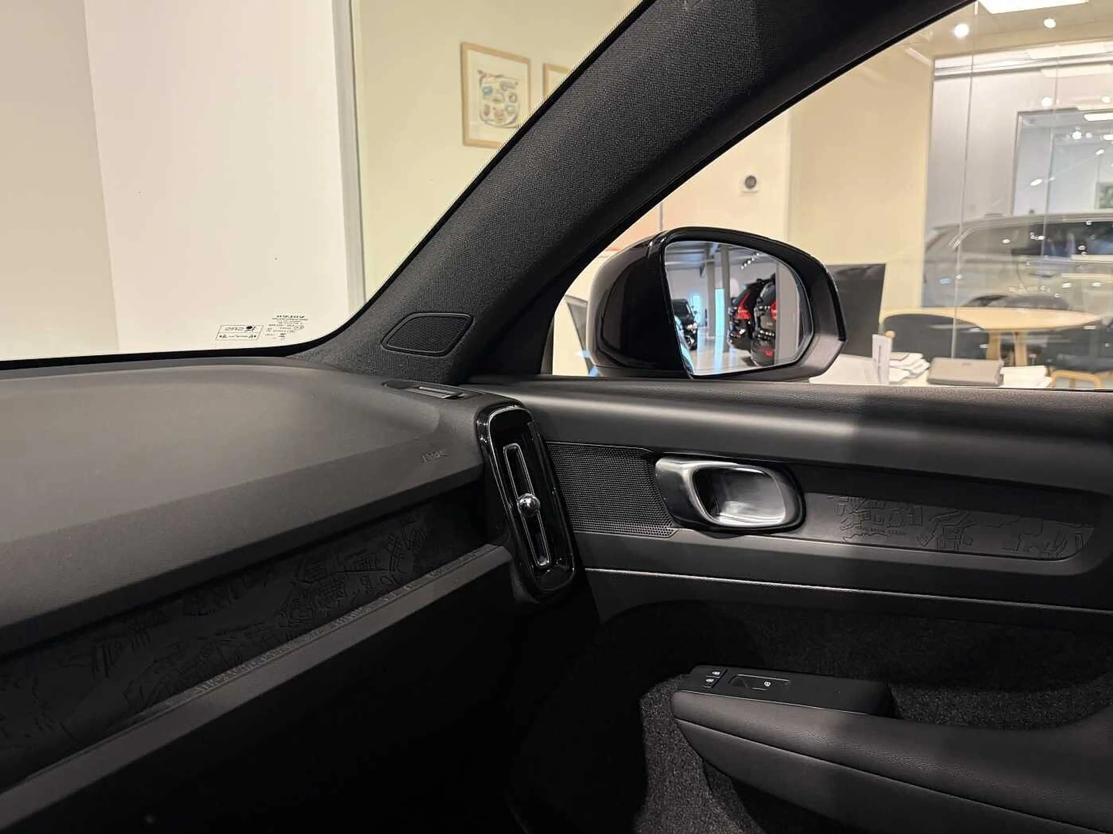 Volvo C40 Recharge — photo 9