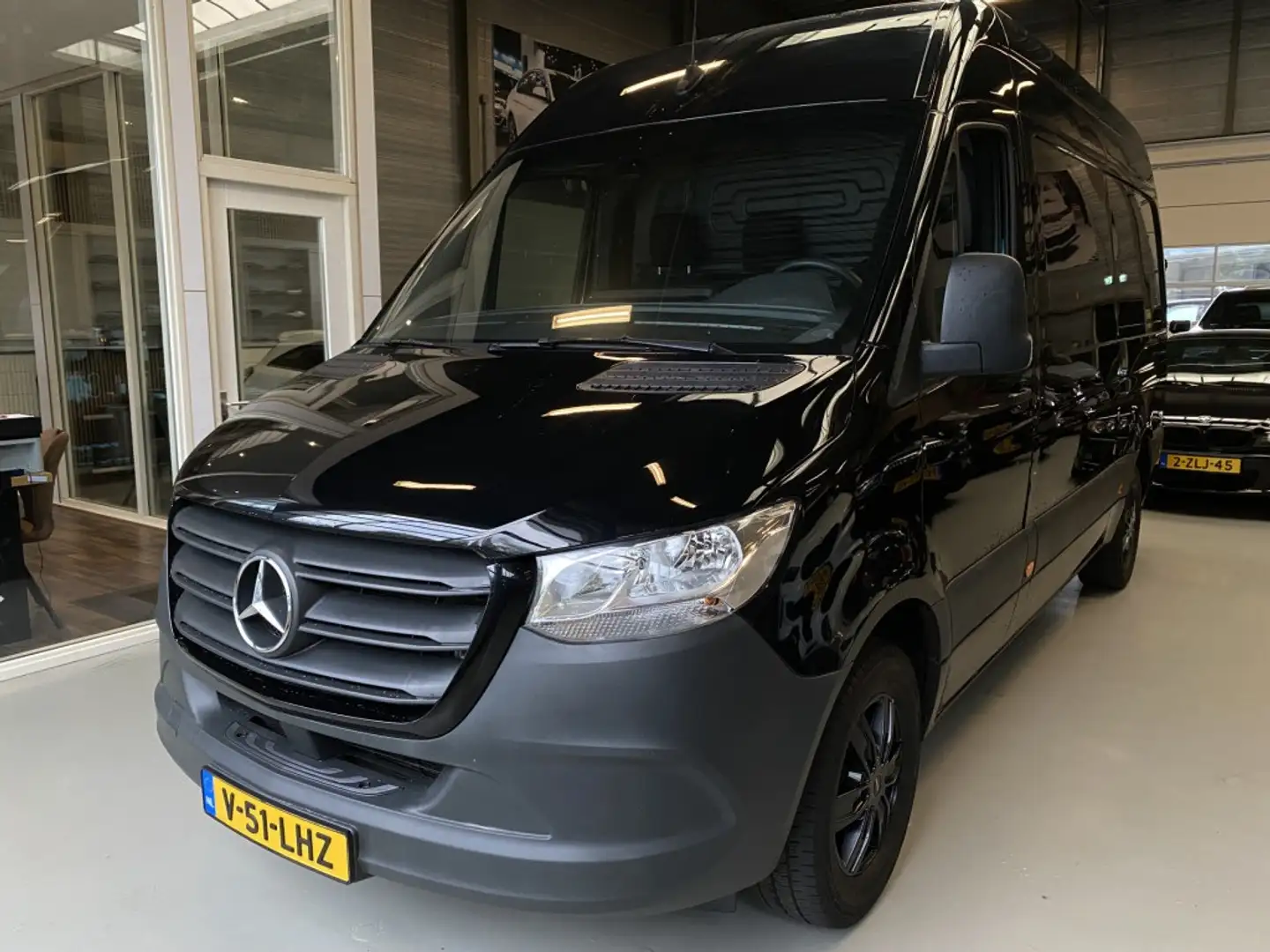 Mercedes-Benz Sprinter 317 1.9 CDI L2H2 RWD Camera, Cruise, Stoelverwarmi Noir - 1