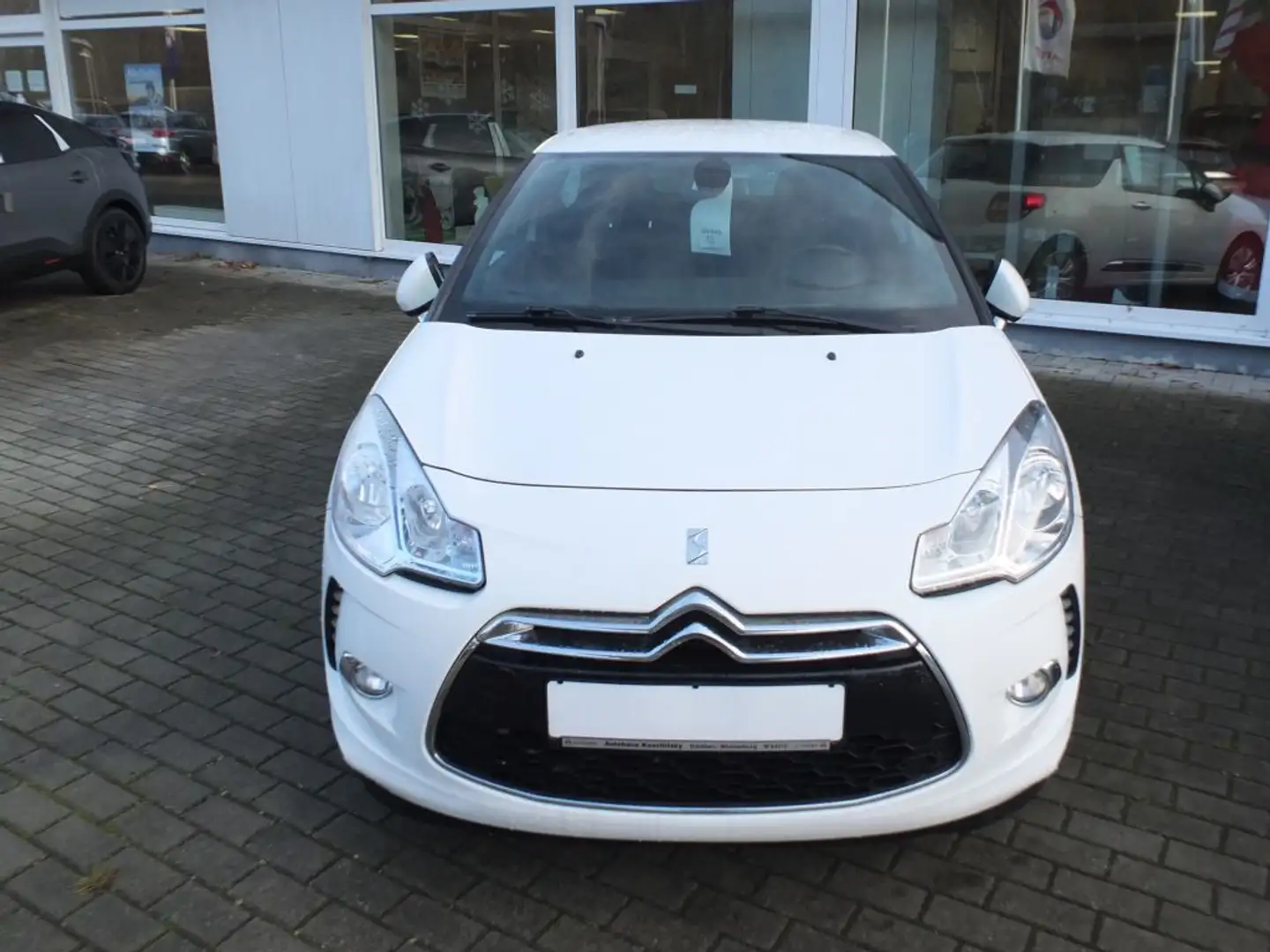 Citroen DS3 Pure Tech VTi 82 SoChic - 2