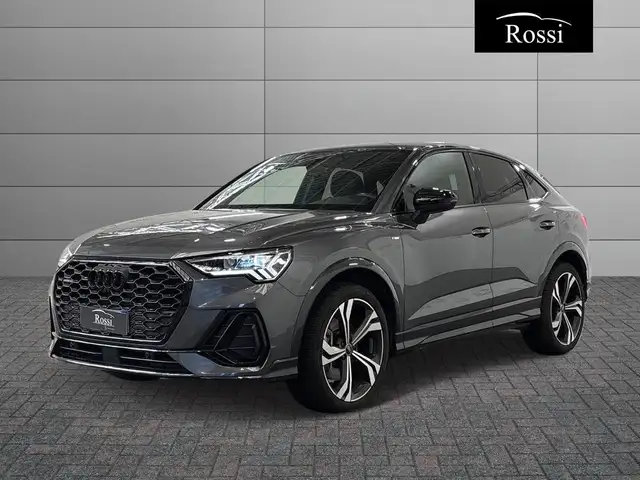 Audi Q3 Sportback 40 2.0 tfsi Identity Black quattro s-tro
