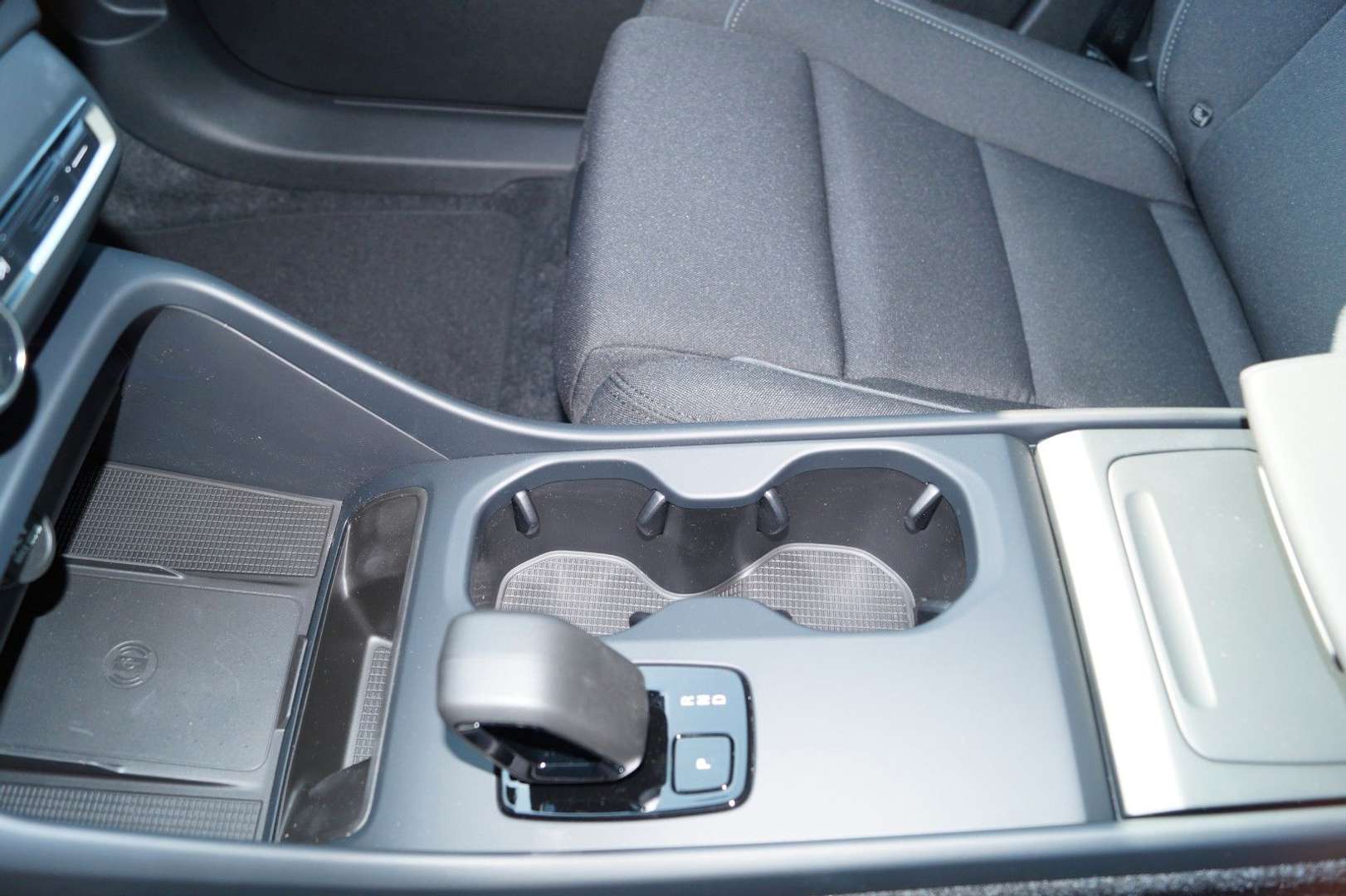 Volvo EX40 Single Ext Range RWD Plus - 2025 - Joinsteer - #9