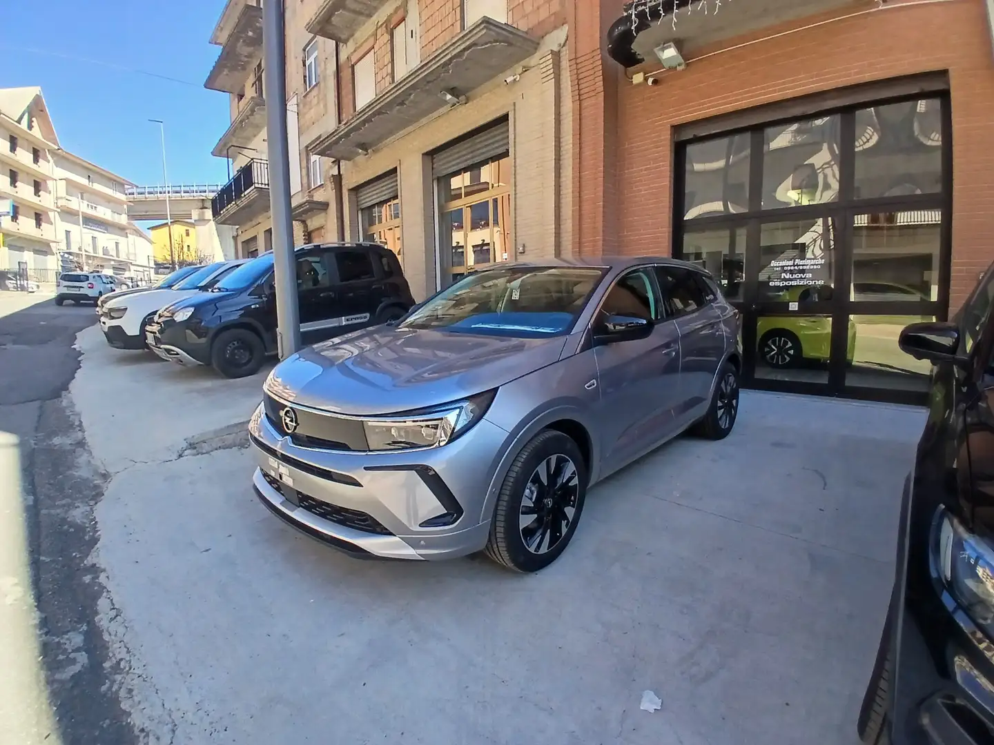 Opel Grandland X 1.5 diesel Ecotec aut. Business Elegance Gris - 2