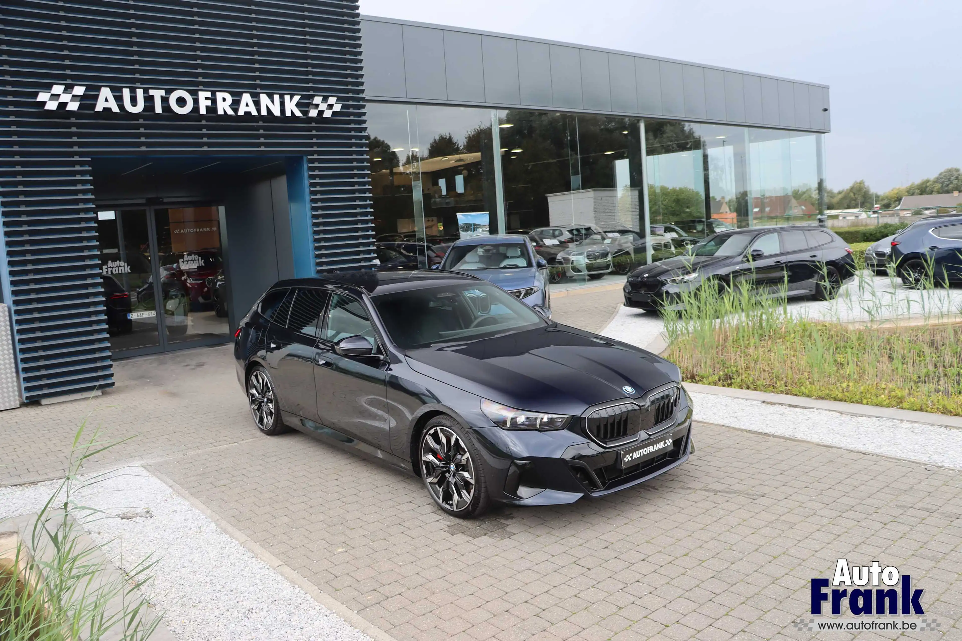 BMW i5 40 / BREAK / 4X4 / M-SPORT-PRO / 21" / SUSP PRO / DRIV PRO / B&W — photo 9