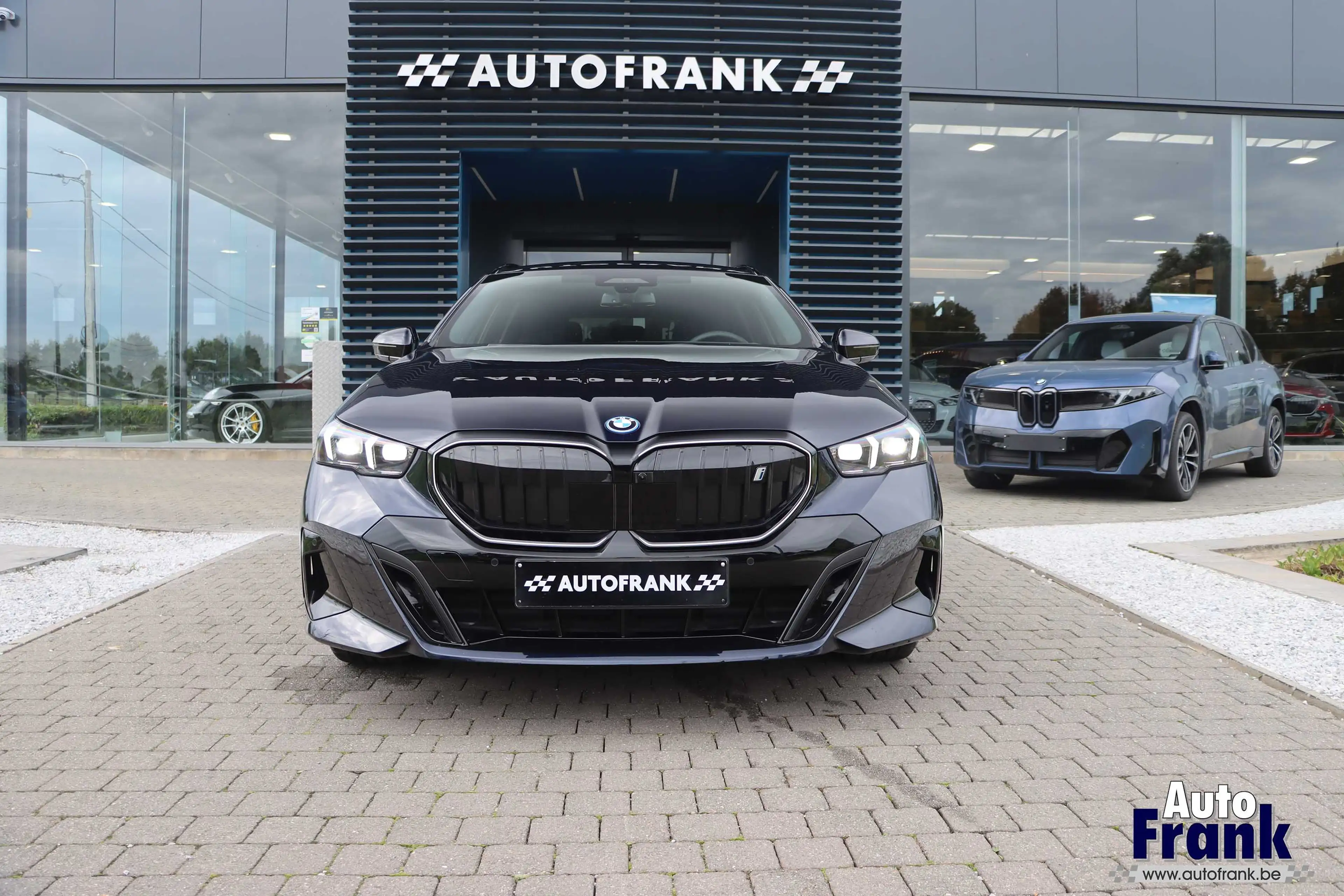 BMW i5 40 / BREAK / 4X4 / M-SPORT-PRO / 21" / SUSP PRO / DRIV PRO / B&W — photo 2