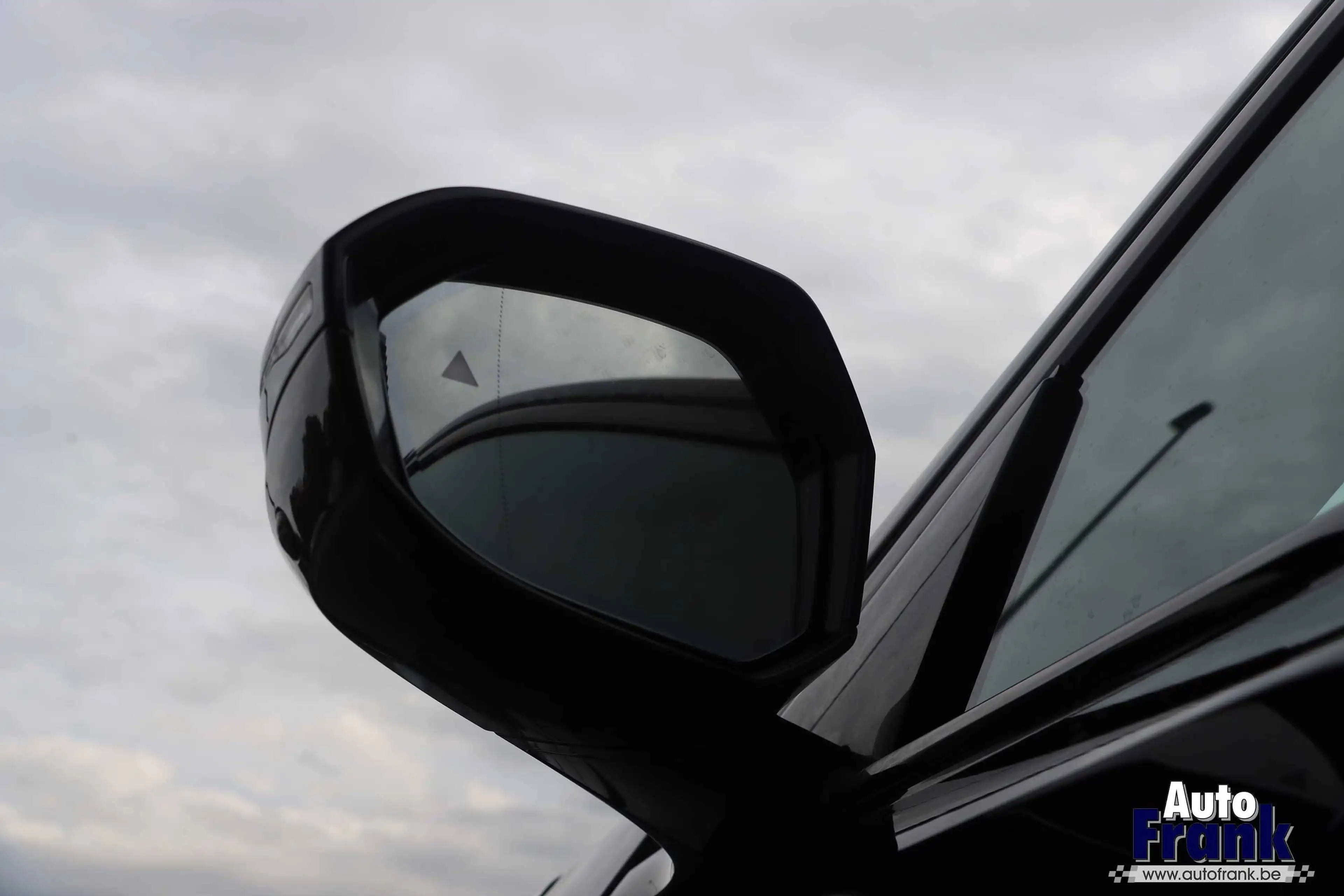 BMW i5 40 / BREAK / 4X4 / M-SPORT-PRO / 21" / SUSP PRO / DRIV PRO / B&W — photo 12
