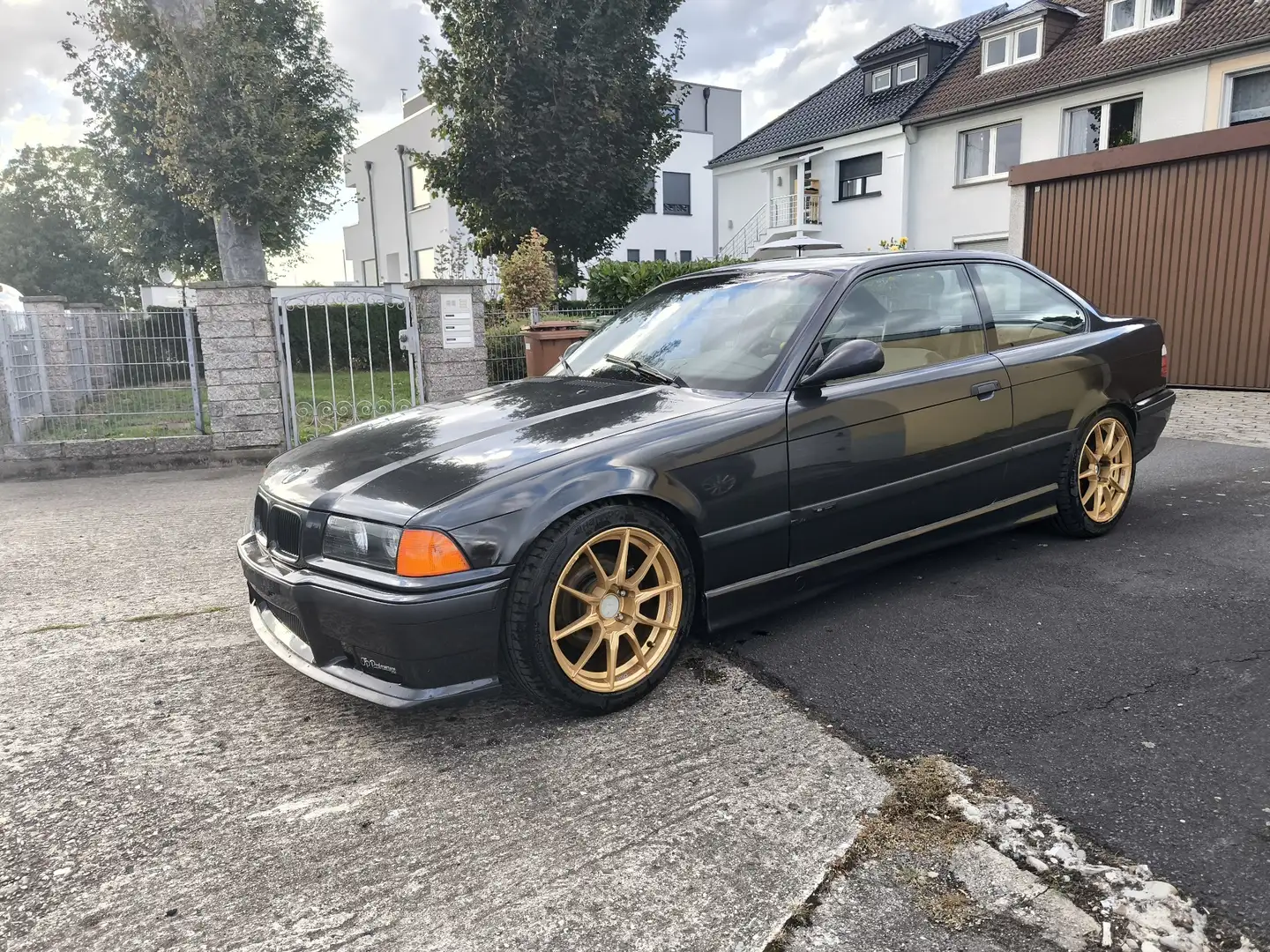 BMW 320 320i Coupe kW Tracktool-Basis Чорний - 2