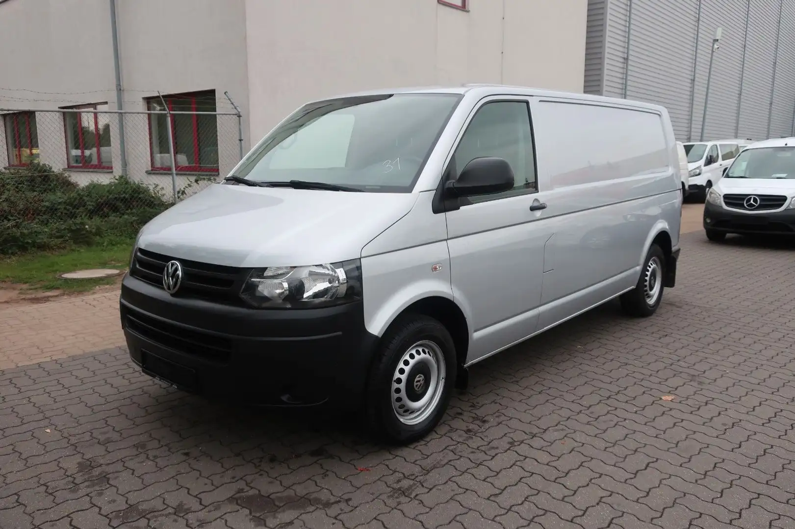 Volkswagen T5 Transporter Kasten lang / Klima / PDC /FN: 31 Silber - 1
