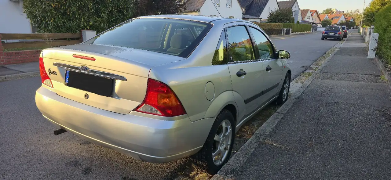 Ford Focus Ghia, foto 2