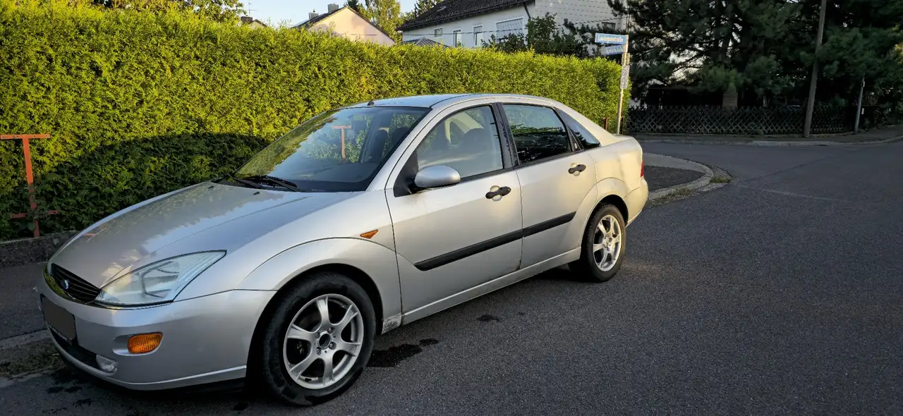 Ford Focus Ghia, foto 1