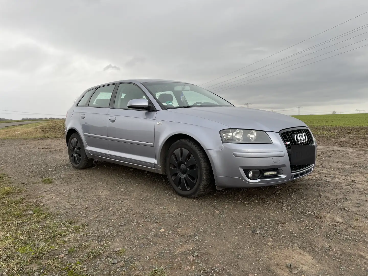 Audi A3 8P 1.6 FSI 115 PS Benzin 4 Türer Sportback Gri - 1