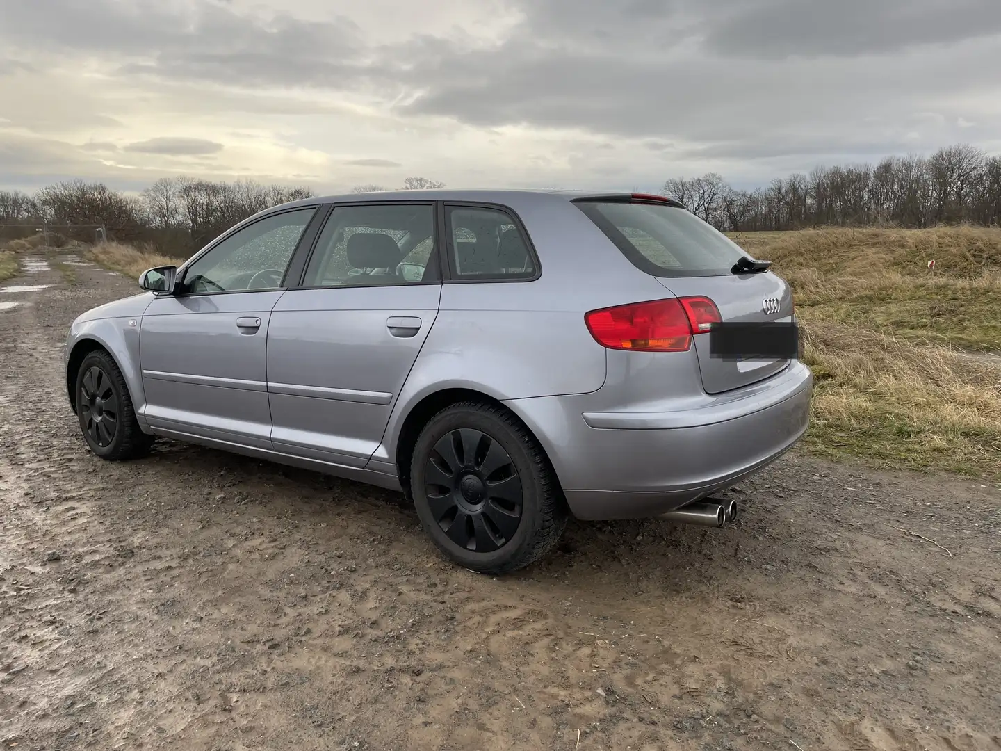 Audi A3 8P 1.6 FSI 115 PS Benzin 4 Türer Sportback Gri - 2
