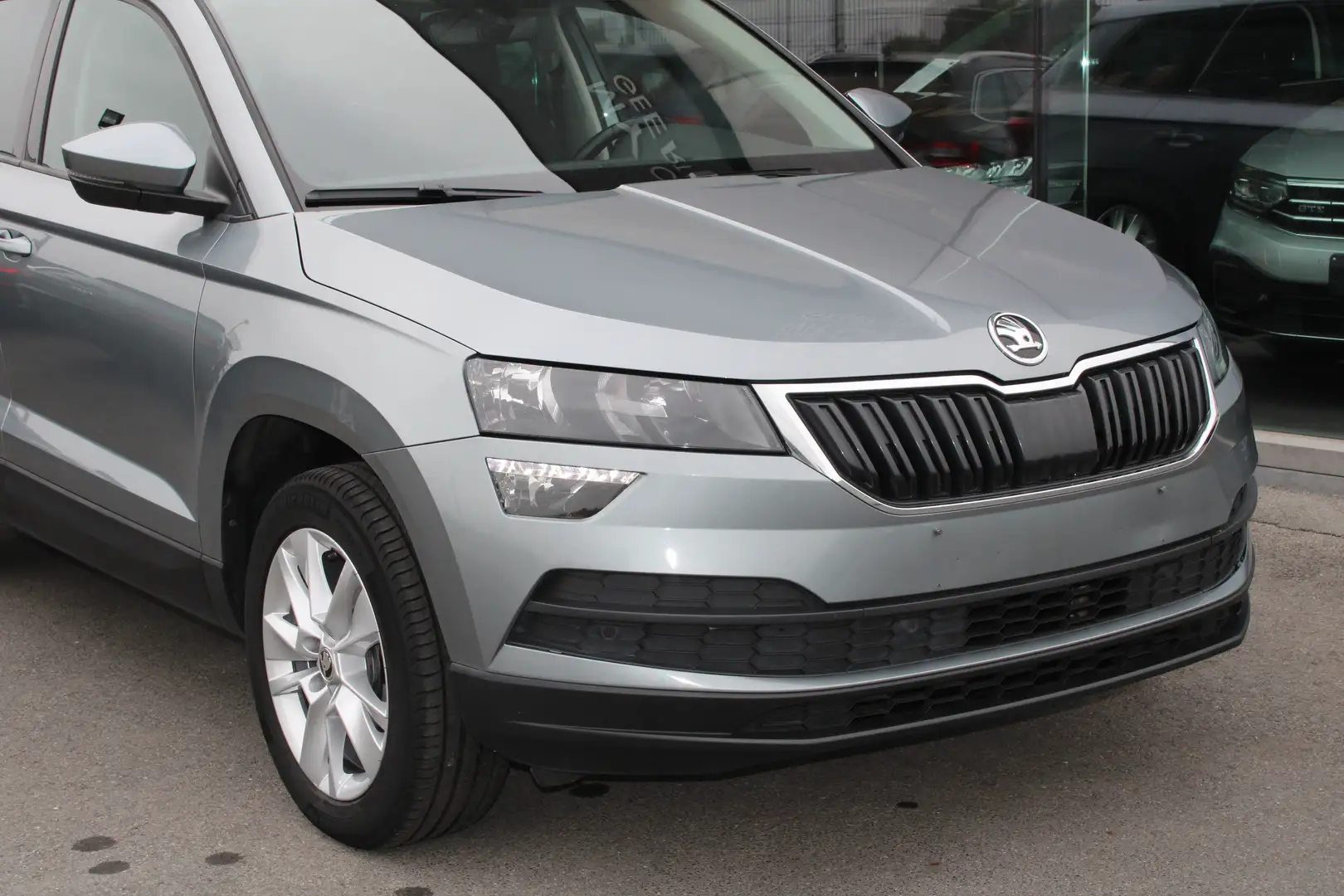 Skoda Karoq 1.0 TSI DSG-NAVI-CAMERA-TREKHAAK-AIRCO-APP C-ALU V Grijs - 2