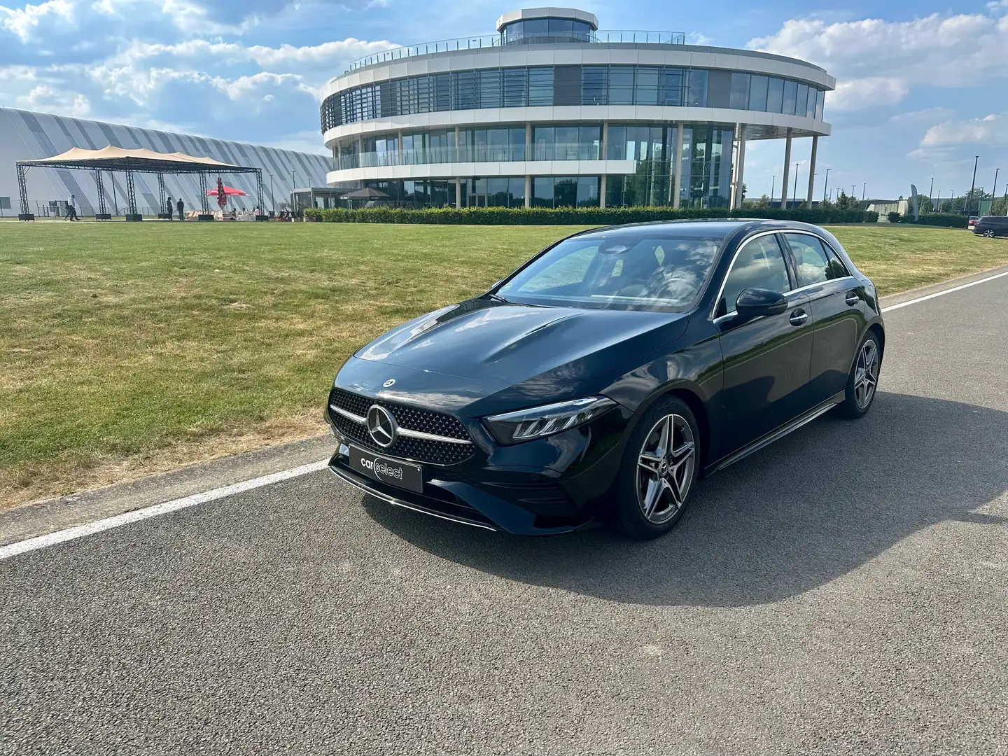 Mercedes-Benz A 200 AMG Line Zwart - 1