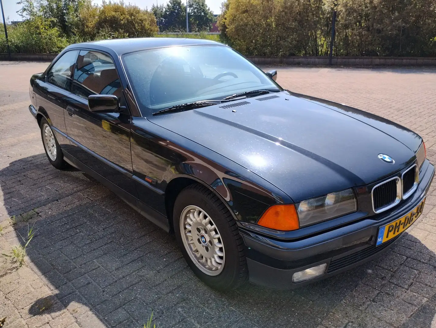 BMW 330 316i Executive Fekete - 1