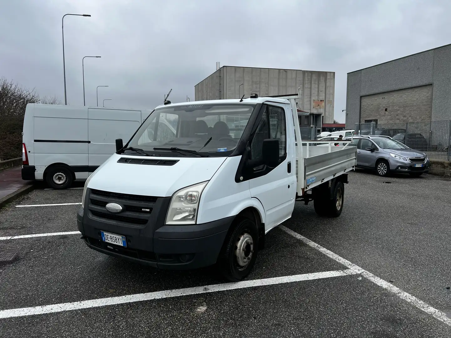 Ford Transit 2.4 diesel cassone fisso Blanc - 2