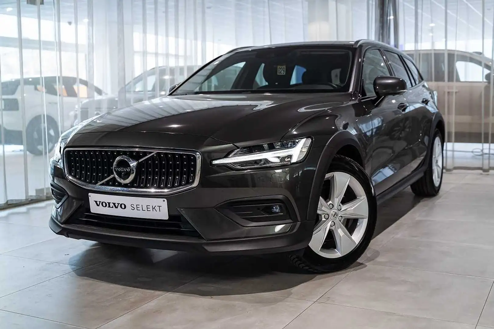 Volvo V60 Cross Country D3 AWD Geartronic diesel Gris - 1