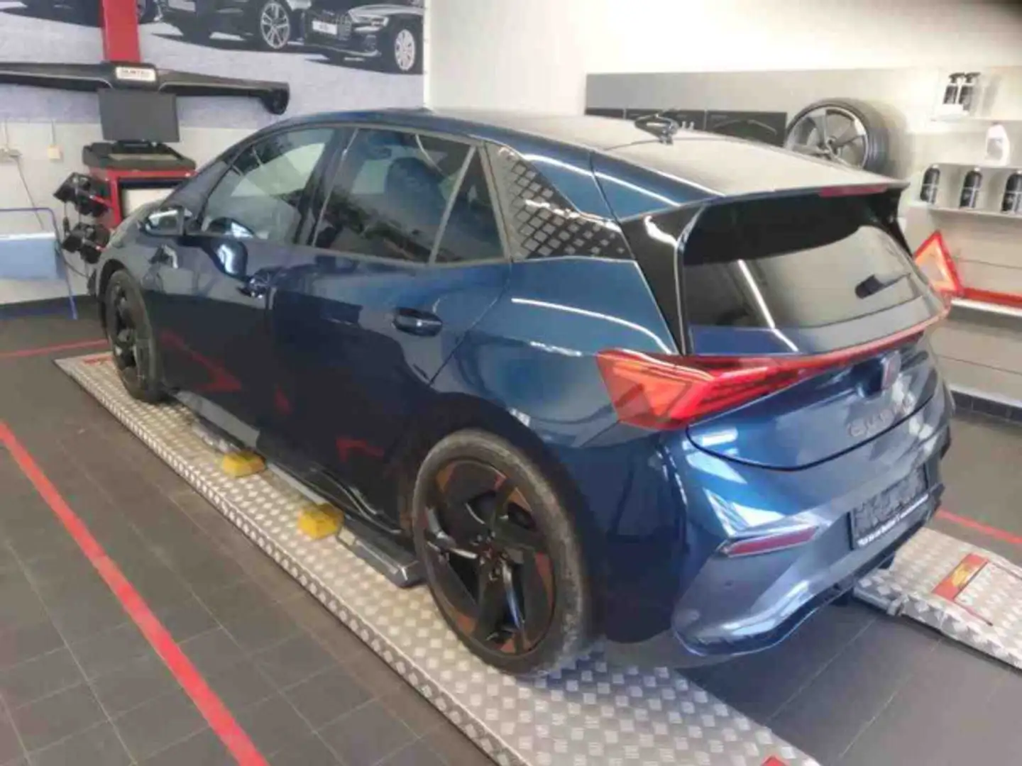 CUPRA Born 58 kWh *PANO*AR-HuD*BEATS*ACC*R-CAM*SHZ* Blau - 2