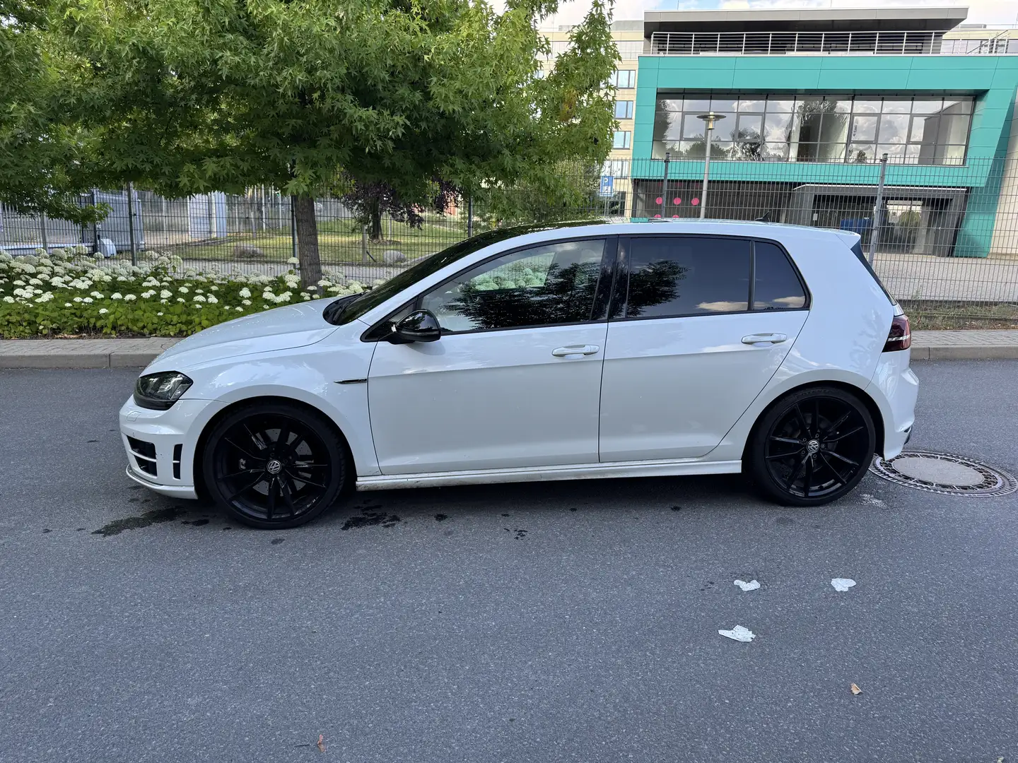 Volkswagen Golf R - 2