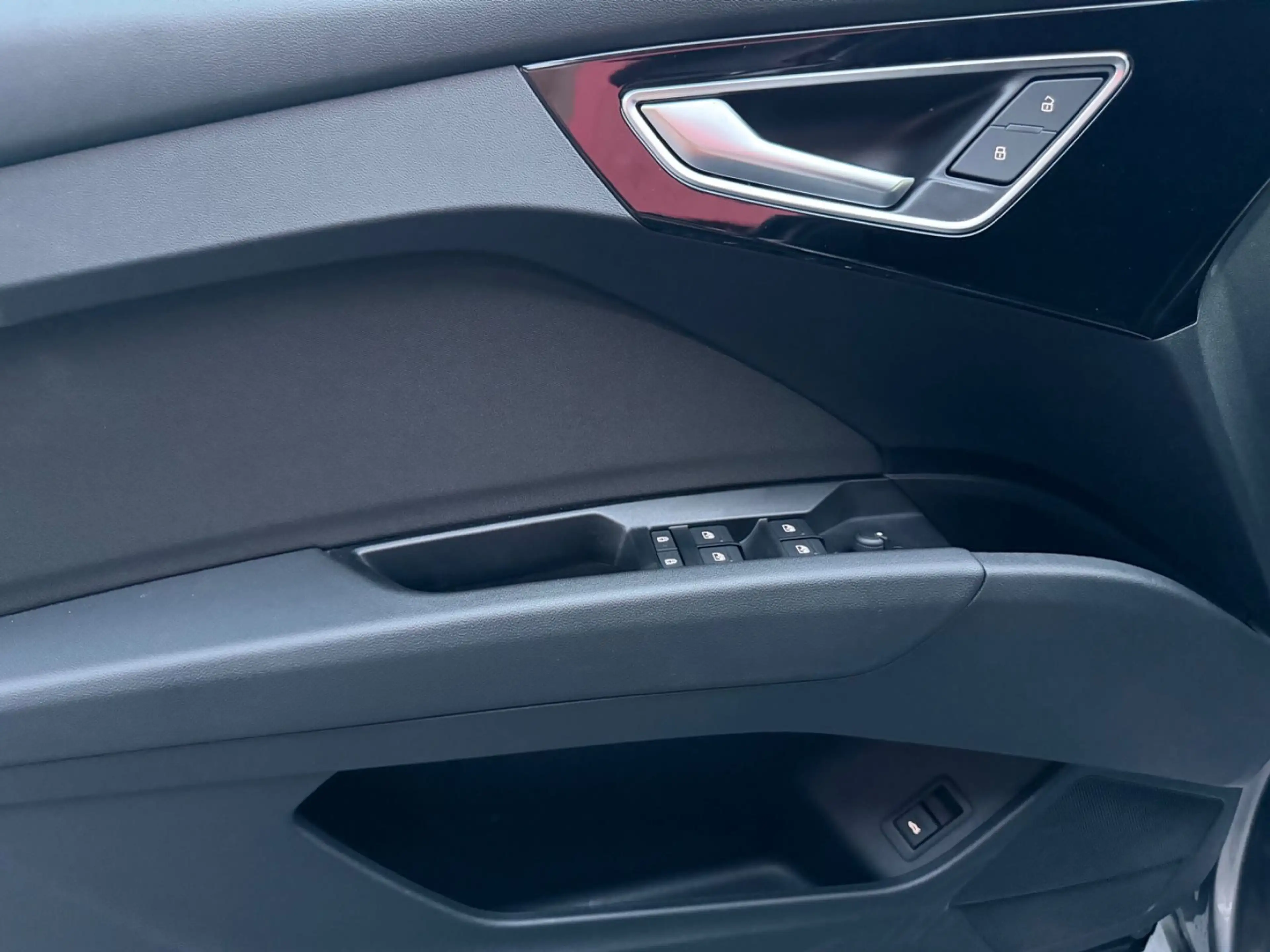 Audi Q4 e-tron e-tron 40 e-tron*AHK*RFK*Matrix*Navi*App*Assi — photo 17
